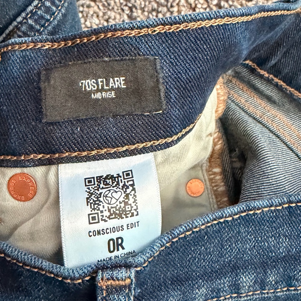 4 Pairs Express Stylish Women's Blue Jeans Collection - Picture 8 of 9